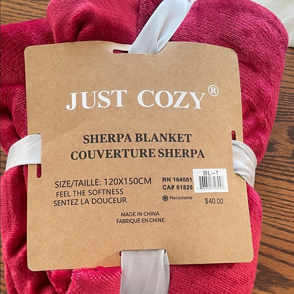 🔥 *Just Cozy Red Sherpa Blanket - Cozy Nights!* 🧸 - Picture 8 of 10